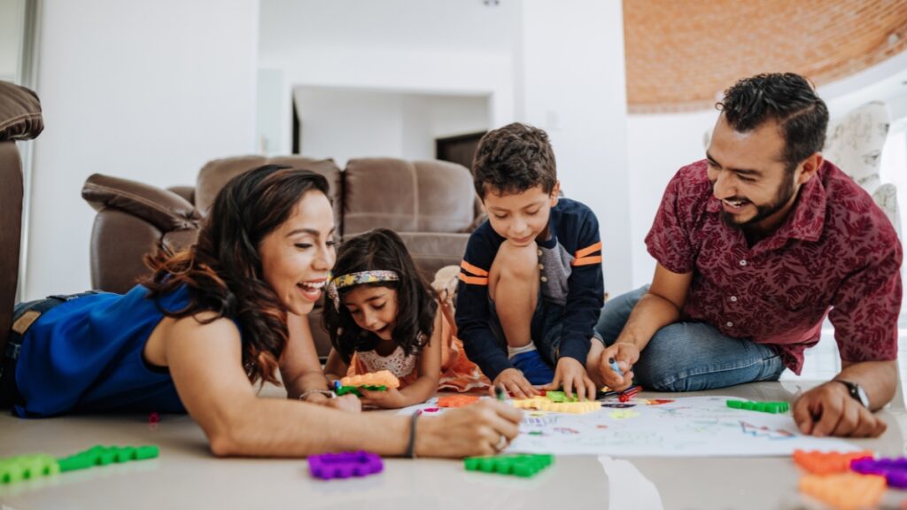 family play and color together