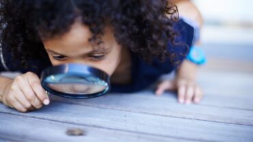 child magnifying glass
